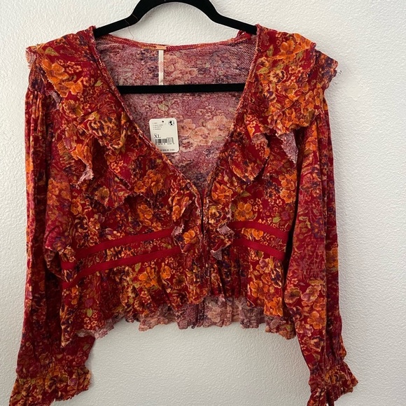 Free People Rudi Floral Printed Ruffle Cropped Blouse Cherry Combo Size XL *77 - Picture 2 of 3
